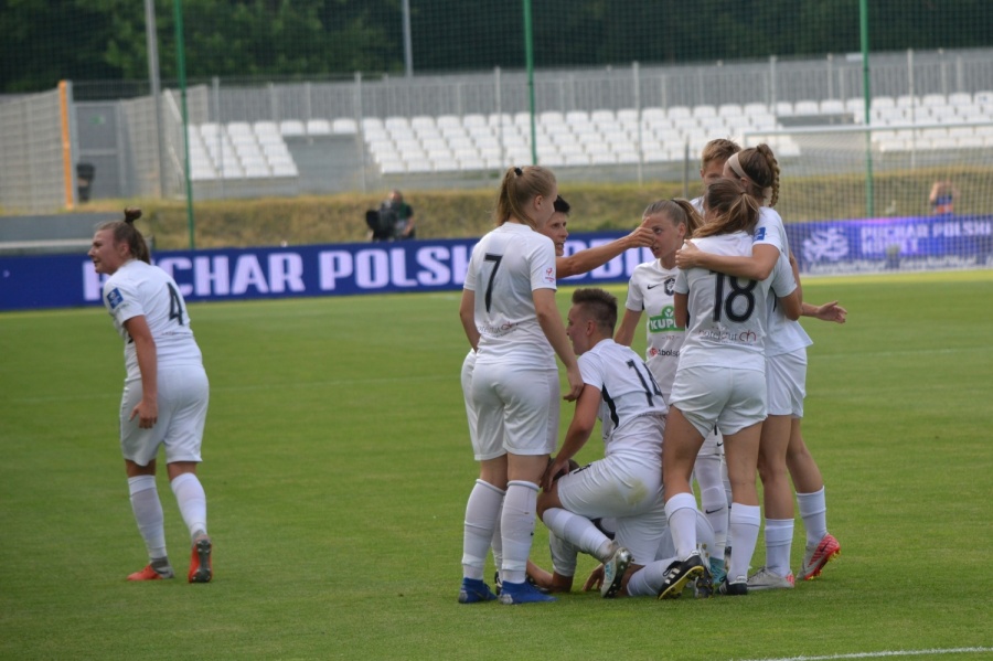 Medyk wywalczył Puchar Polski! Koninianki pokonały w Łodzi Czarnych Sosnowiec 4:3 (3:0)