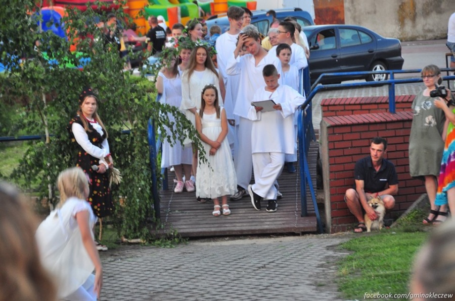 Wianki popłynęły po wodzie. Komisja wybrała też najsmaczniejszy placek