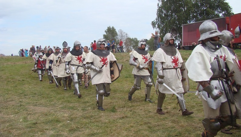 Rodzice z dziećmi przenieśli się w czasie na pola Grunwaldu