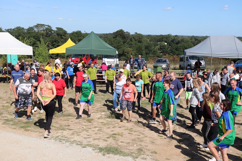 Sportowa rywalizacja, zumba i grill. Spartakiada przed wieżą