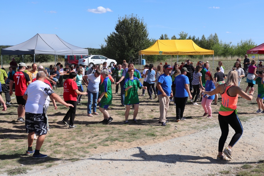 Sportowa rywalizacja, zumba i grill. Spartakiada przed wieżą