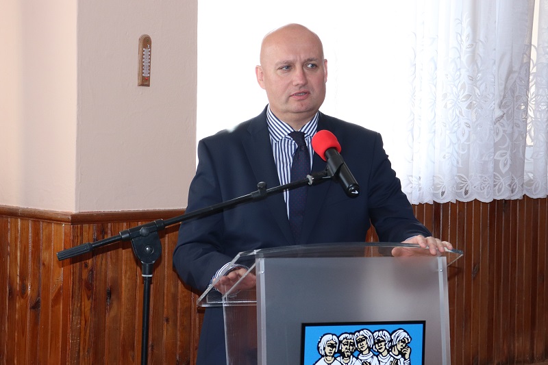 Strażacy dostali pieniądze na nowy wóz i życzenia, by nim nie wyjeżdżali