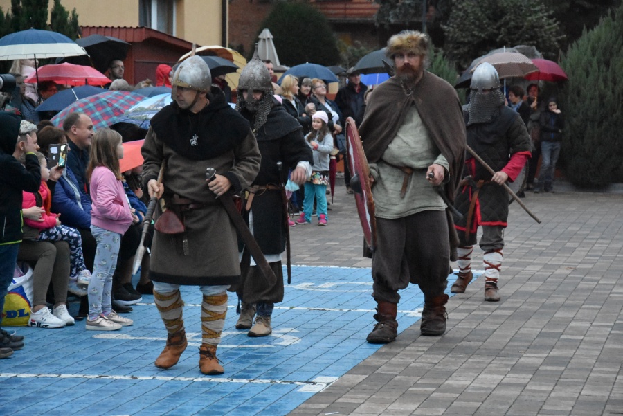 „Nasi patronowie” w plenerze. Mieszkańcy pokazali historię Pięciu Braci Męczenników