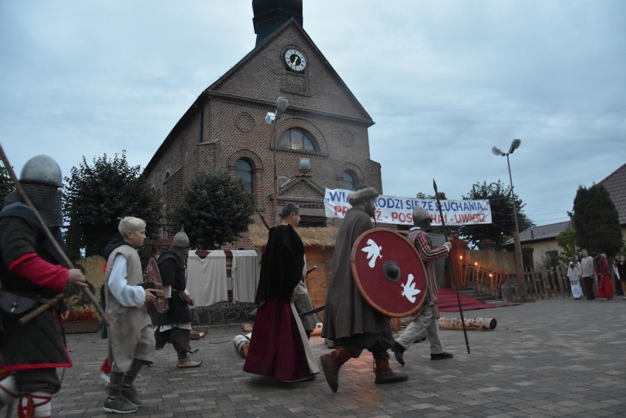 „Nasi patronowie” w plenerze. Mieszkańcy pokazali historię Pięciu Braci Męczenników