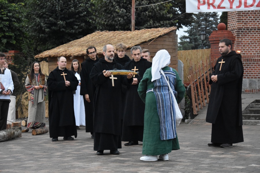 „Nasi patronowie” w plenerze. Mieszkańcy pokazali historię Pięciu Braci Męczenników