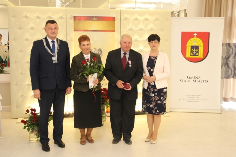 Uroczystość Jubileuszu Pożycia Małżeńskiego. Stu małżonków otrzymało medale