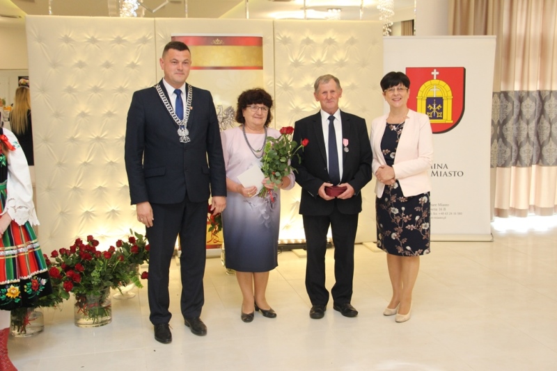 Uroczystość Jubileuszu Pożycia Małżeńskiego. Stu małżonków otrzymało medale