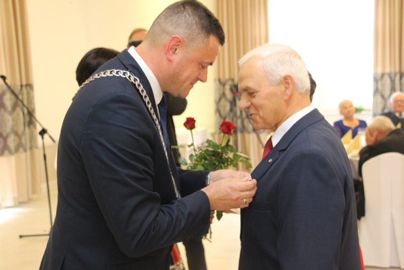 Uroczystość Jubileuszu Pożycia Małżeńskiego. Stu małżonków otrzymało medale