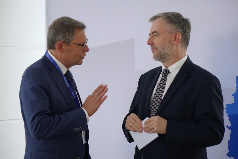 Dyskusja z marszałkiem o strategii naszego województwa. „Mamy Wielkopolskę dwóch prędkości”