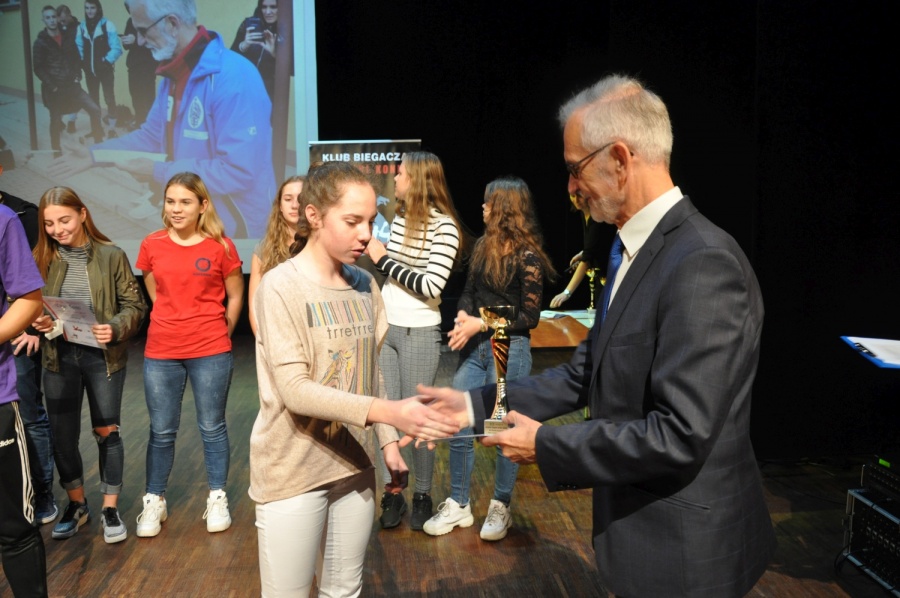 Podsumowali Mistrzostwa Szkół Średnich w teście Coopera. Wygrał Zespół Szkół Budownictwa i Kształcenia Zawodowego