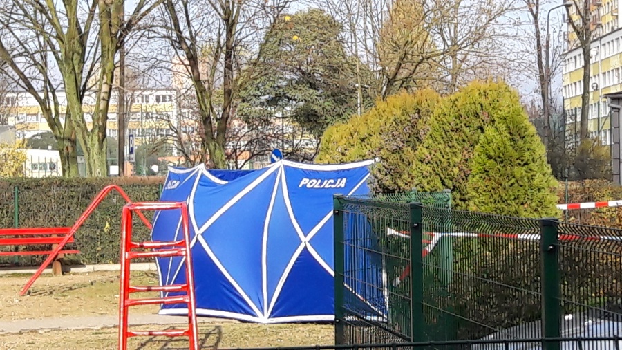 NAJNOWSZE INFORMACJE. Policjant zastrzelił 21-letniego mężczyznę. Jest komentarz prokuratury