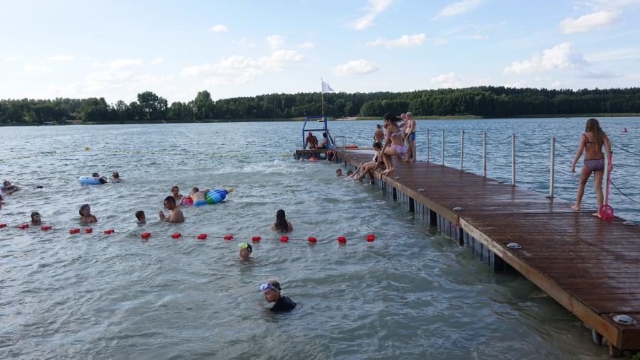 To jeszcze nie koniec upałów. Plażując pamiętajmy - woda jest żywiołem i nie wybacza błędów