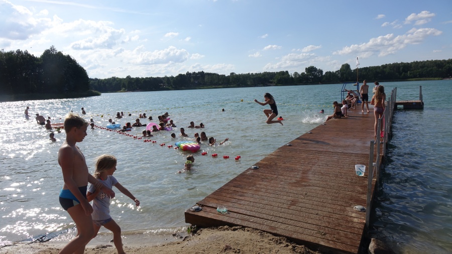 To jeszcze nie koniec upałów. Plażując pamiętajmy - woda jest żywiołem i nie wybacza błędów