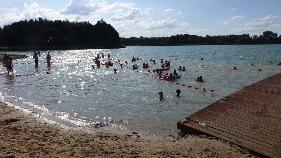 To jeszcze nie koniec upałów. Plażując pamiętajmy - woda jest żywiołem i nie wybacza błędów