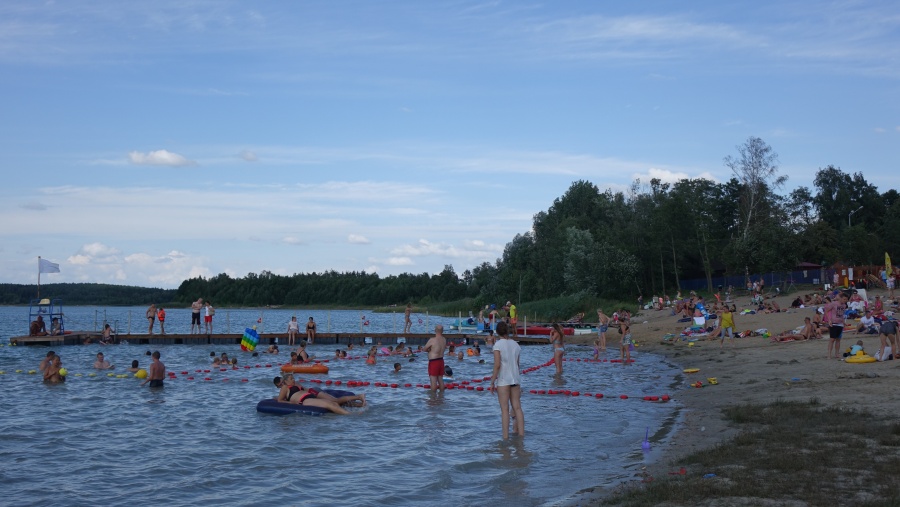 To jeszcze nie koniec upałów. Plażując pamiętajmy - woda jest żywiołem i nie wybacza błędów