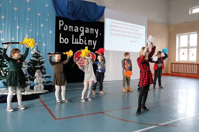 70 druhów pilnowało wolontariuszy. Był też pokaz ratowania ofiary wypadku