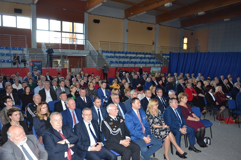 Burmistrz z radnymi i urzędnikami zaśpiewali kolędę. Na X Spotkaniu Noworocznym