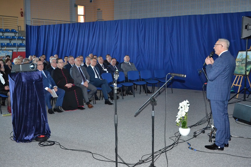 Burmistrz z radnymi i urzędnikami zaśpiewali kolędę. Na X Spotkaniu Noworocznym