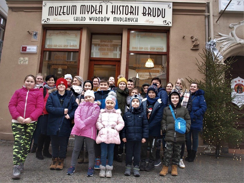 Ferie z brudem, mydłem i lizakami. Dzieci były zachwycone