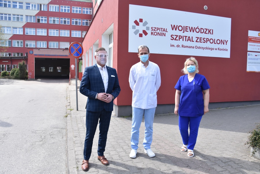 Brawa dla lekarzy i dla darczyńców. Na oddział płucny trafił mercedes wśród respiratorów