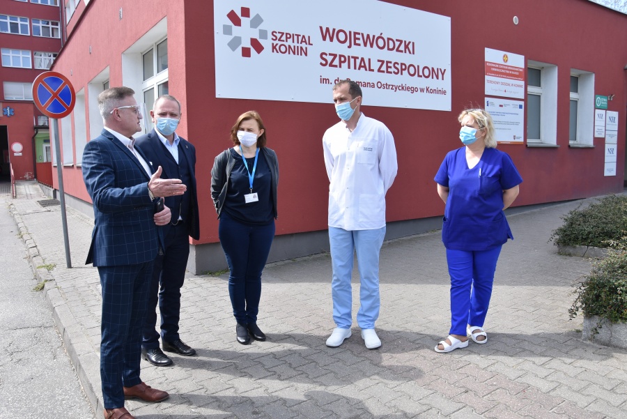 Brawa dla lekarzy i dla darczyńców. Na oddział płucny trafił mercedes wśród respiratorów