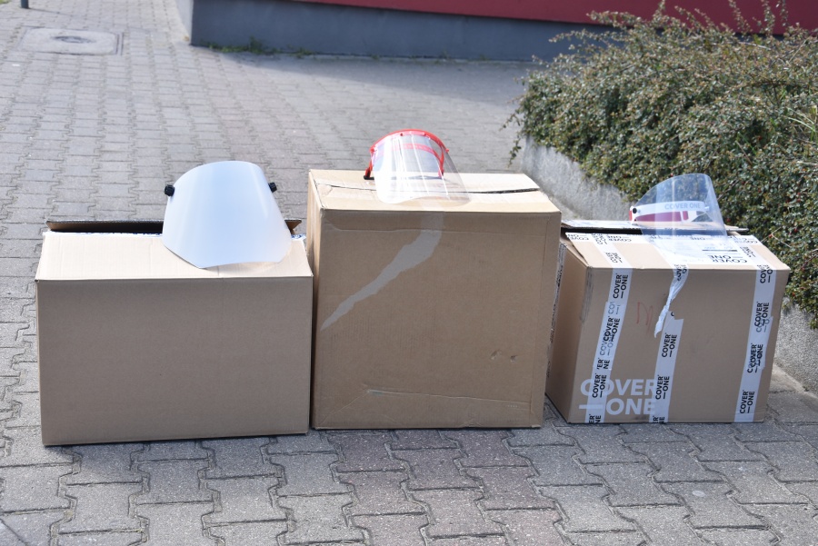 Brawa dla lekarzy i dla darczyńców. Na oddział płucny trafił mercedes wśród respiratorów