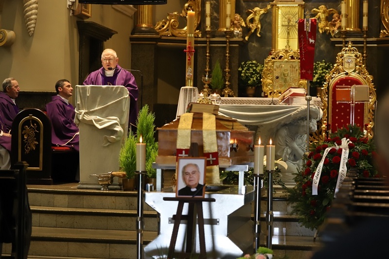 Pożegnanie najstarszego marianina. Spoczął na cmentarzu w Licheniu