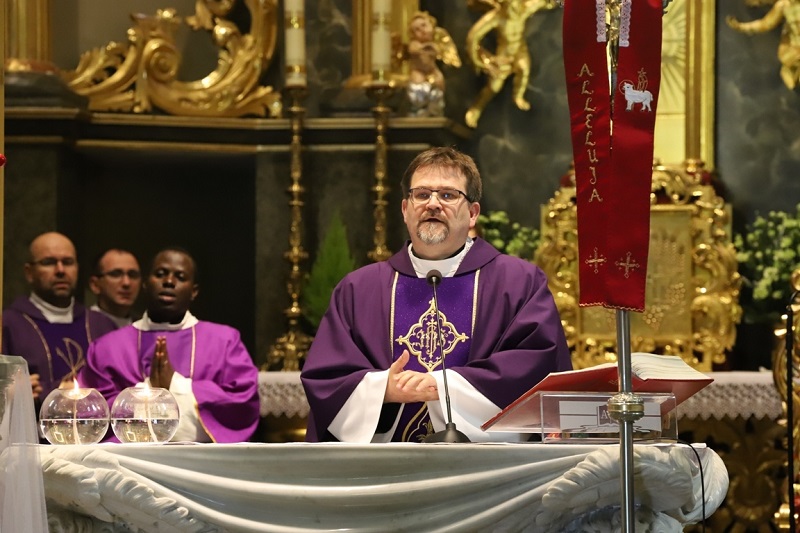 Pożegnanie najstarszego marianina. Spoczął na cmentarzu w Licheniu