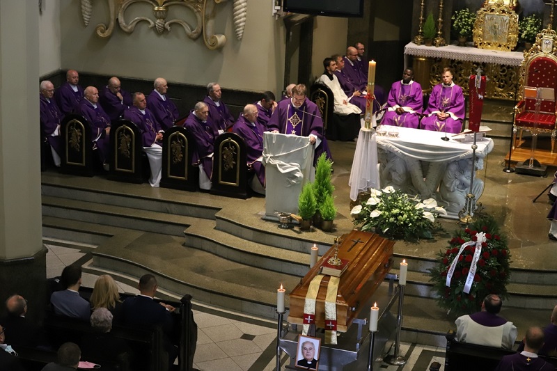 Pożegnanie najstarszego marianina. Spoczął na cmentarzu w Licheniu