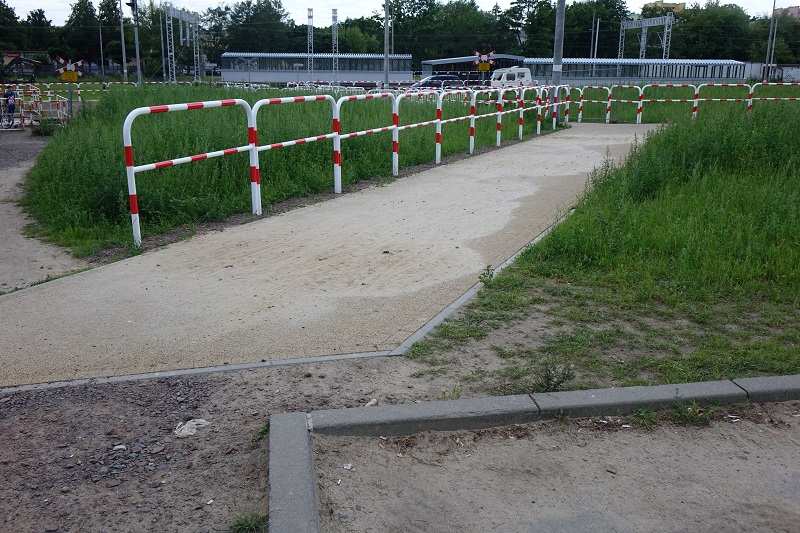 Dokąd prowadzą chodniki na Zatorzu przy nowym tunelu?