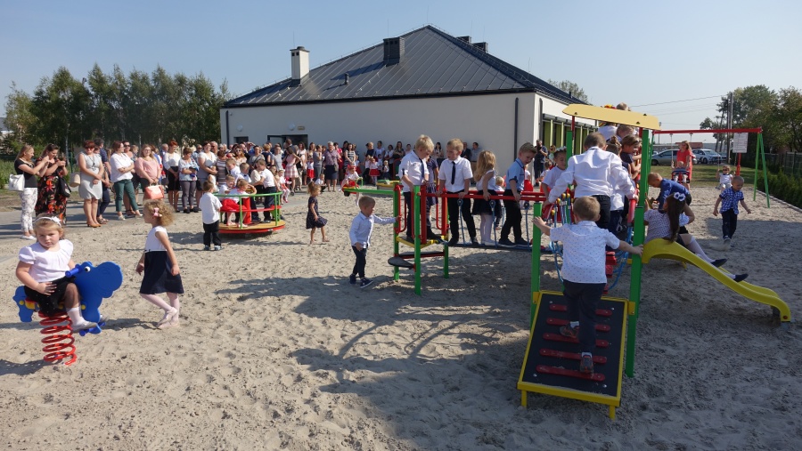 Wstęga przecięta. Otwarto przedszkole na sto procent