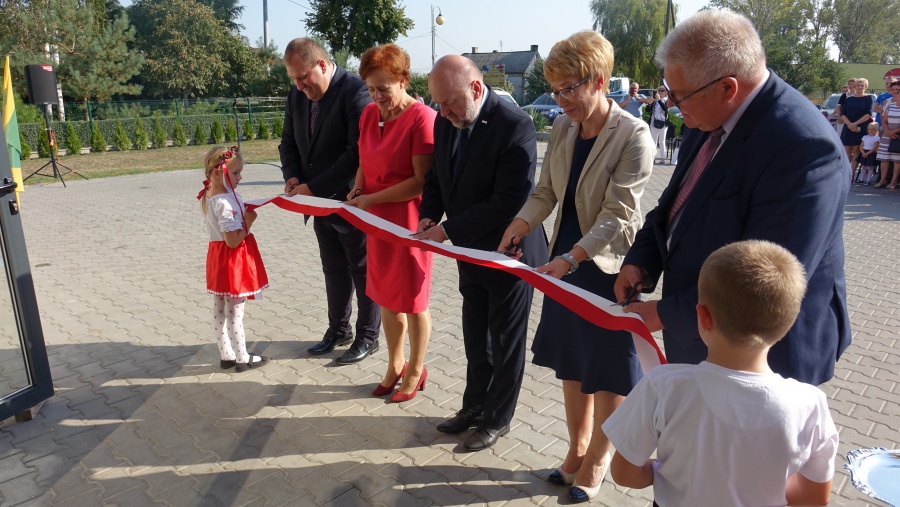 Wstęga przecięta. Otwarto przedszkole na sto procent
