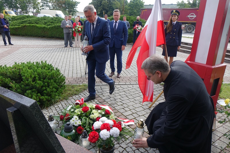 Znów dwie oddzielne uroczystości. „Kiedyś przyjdzie taki moment, że będziemy wspólnie tę rocznicę obchodzili"