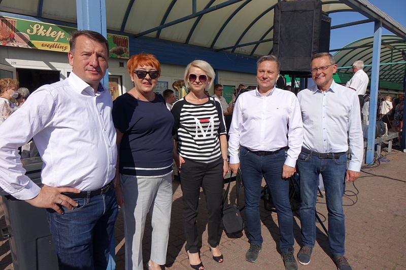 To pierwszy Jarmark Smaków na bazarze. „By promować polską żywność, wspierać polskich producentów i przedsiębiorców”