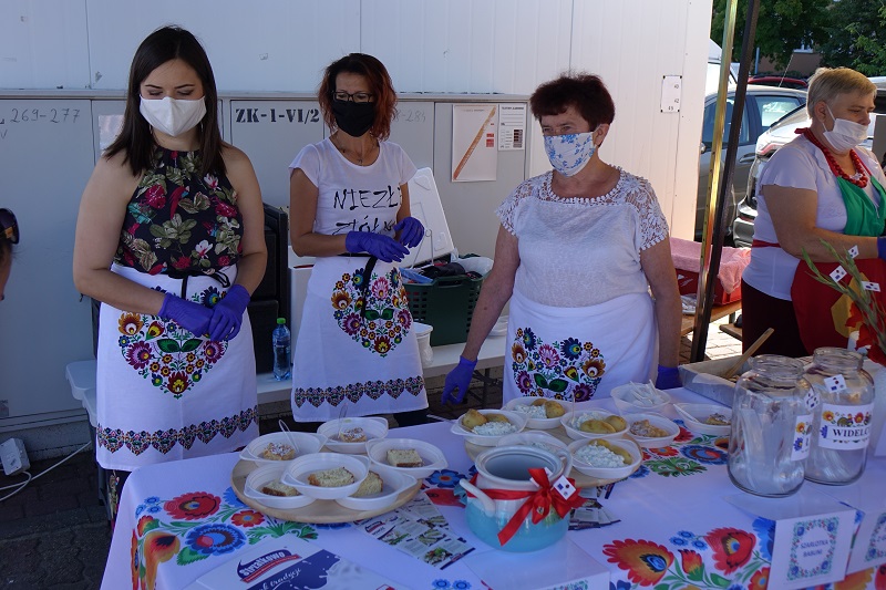 To pierwszy Jarmark Smaków na bazarze. „By promować polską żywność, wspierać polskich producentów i przedsiębiorców”