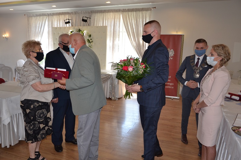 Małżeństwo trzeba ciągle reperować. 10 par świętowało Złote Gody