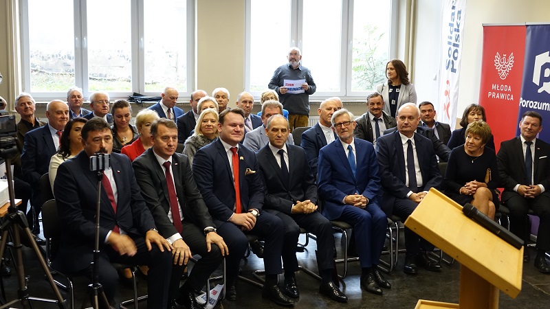 Zenon Chojnacki obiecuje most, kryte lodowisko i urzędy czynne do 18.00