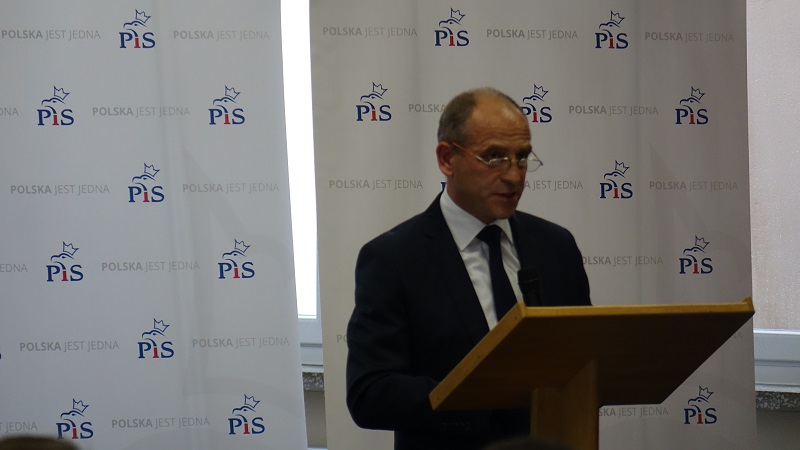 Zenon Chojnacki obiecuje most, kryte lodowisko i urzędy czynne do 18.00