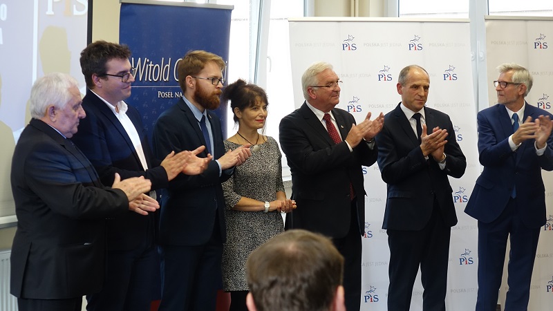 Zenon Chojnacki obiecuje most, kryte lodowisko i urzędy czynne do 18.00