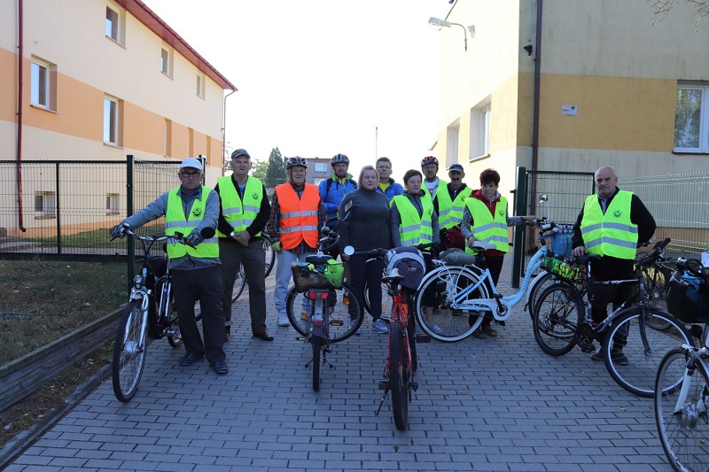 Rowerzystów nie przestraszył deszcz i wiatr