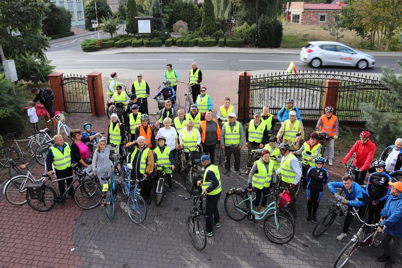 Rowerzystów nie przestraszył deszcz i wiatr