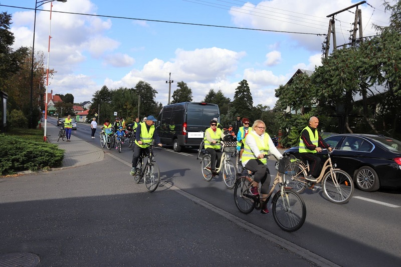 Rowerzystów nie przestraszył deszcz i wiatr