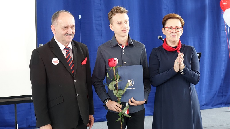Uroczysta sesja z okazji niepodległości. Medale, tytuły i stypendia