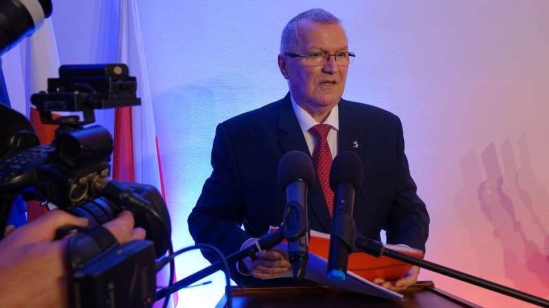 „Majster na pomoc” dla seniorów i darmowe przejazdy dla młodzieży