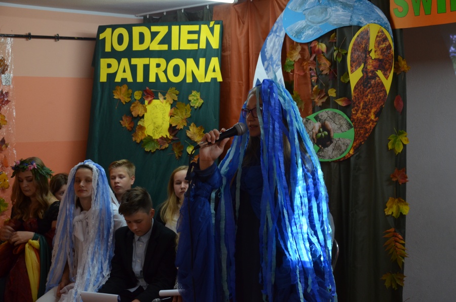 Patronka odwiedziła szkołę. Podstawówka w Żdżarach świętowała 105. urodziny