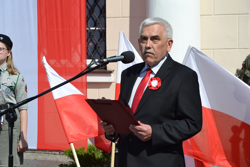 Msza i kwiaty pod pomnikiem marszałka Piłsudskiego. Uczczono 100. rocznicę Bitwy Warszawskiej