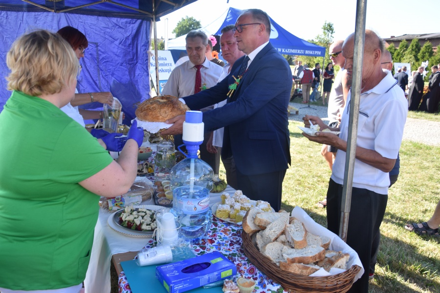 Mieszkańcy gminy podziękowali rolnikom za trud, wysiłek i oddanie
