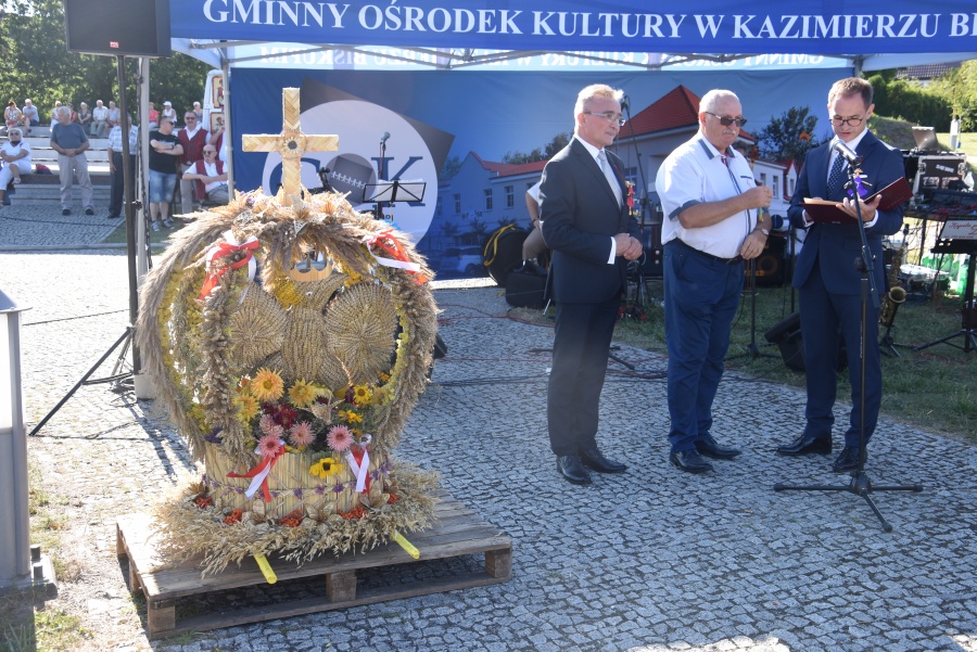 Mieszkańcy gminy podziękowali rolnikom za trud, wysiłek i oddanie