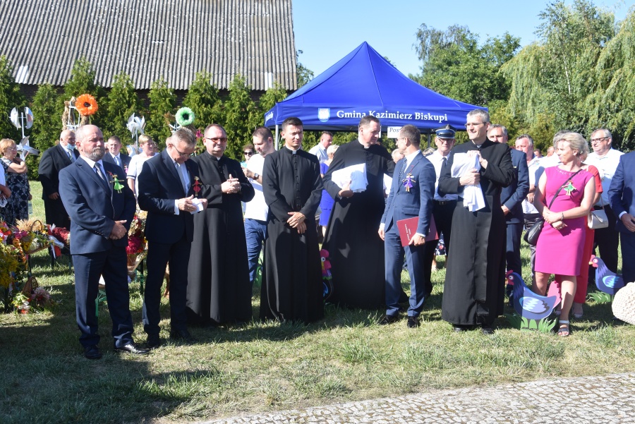 Mieszkańcy gminy podziękowali rolnikom za trud, wysiłek i oddanie