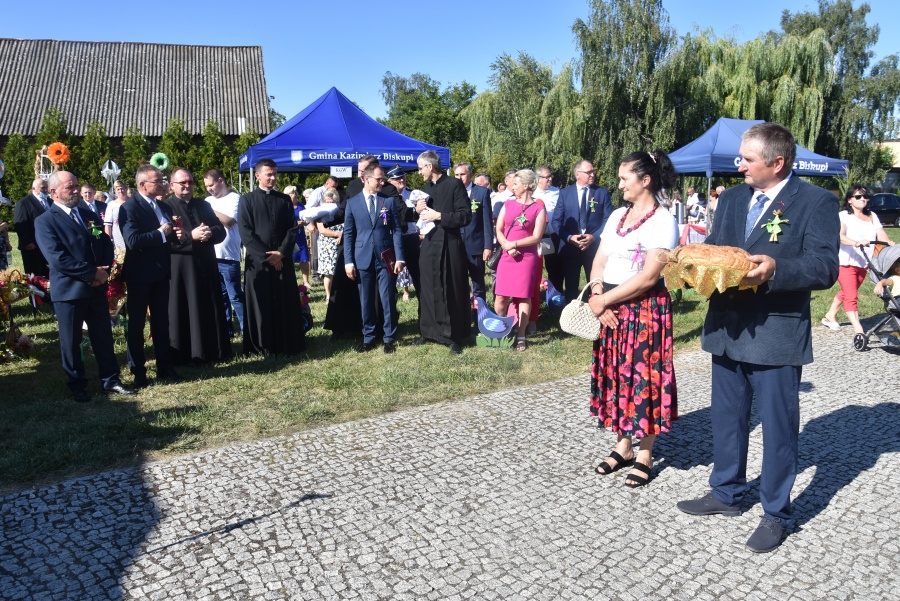 Mieszkańcy gminy podziękowali rolnikom za trud, wysiłek i oddanie